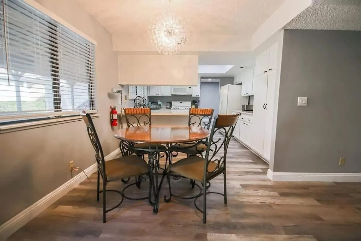 Exclusive Residence Steps From The Las Vegas Strip
